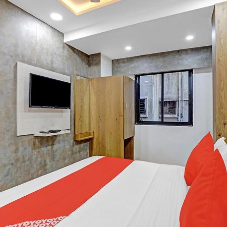 Hotel O R S Palace Ahmadabad Zewnętrze zdjęcie